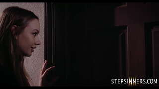 подростковая шлюха-дочь просто хотела большой член