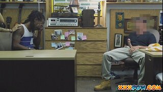 Pobre xicot, veure la seva pròpia GF ser fotuda!